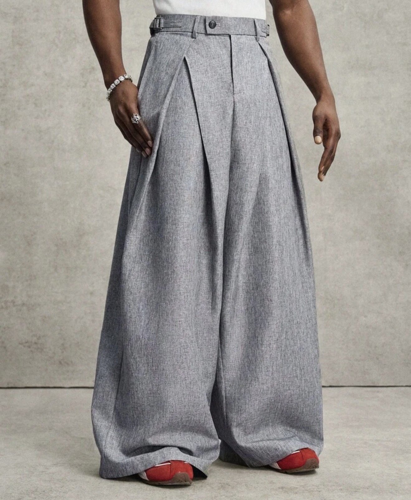 Oversized Baggy Pants · Grey — Front